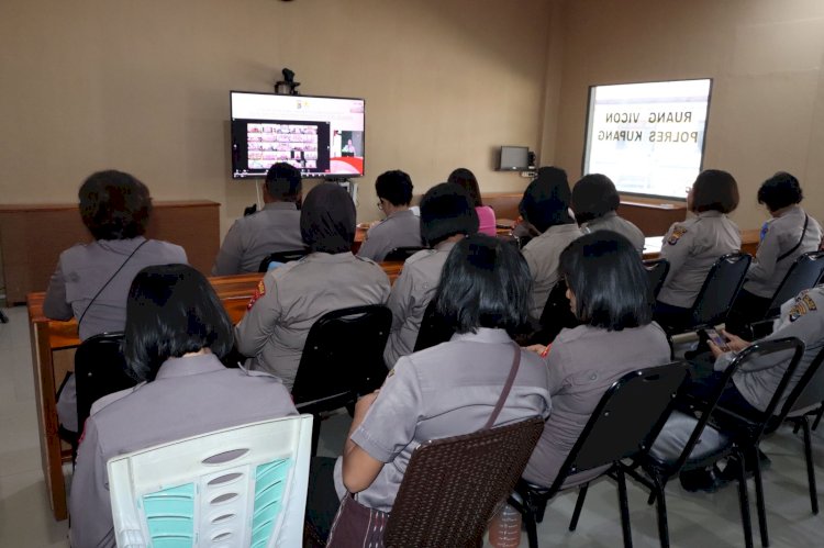 Polwan dampingi korban KDRT